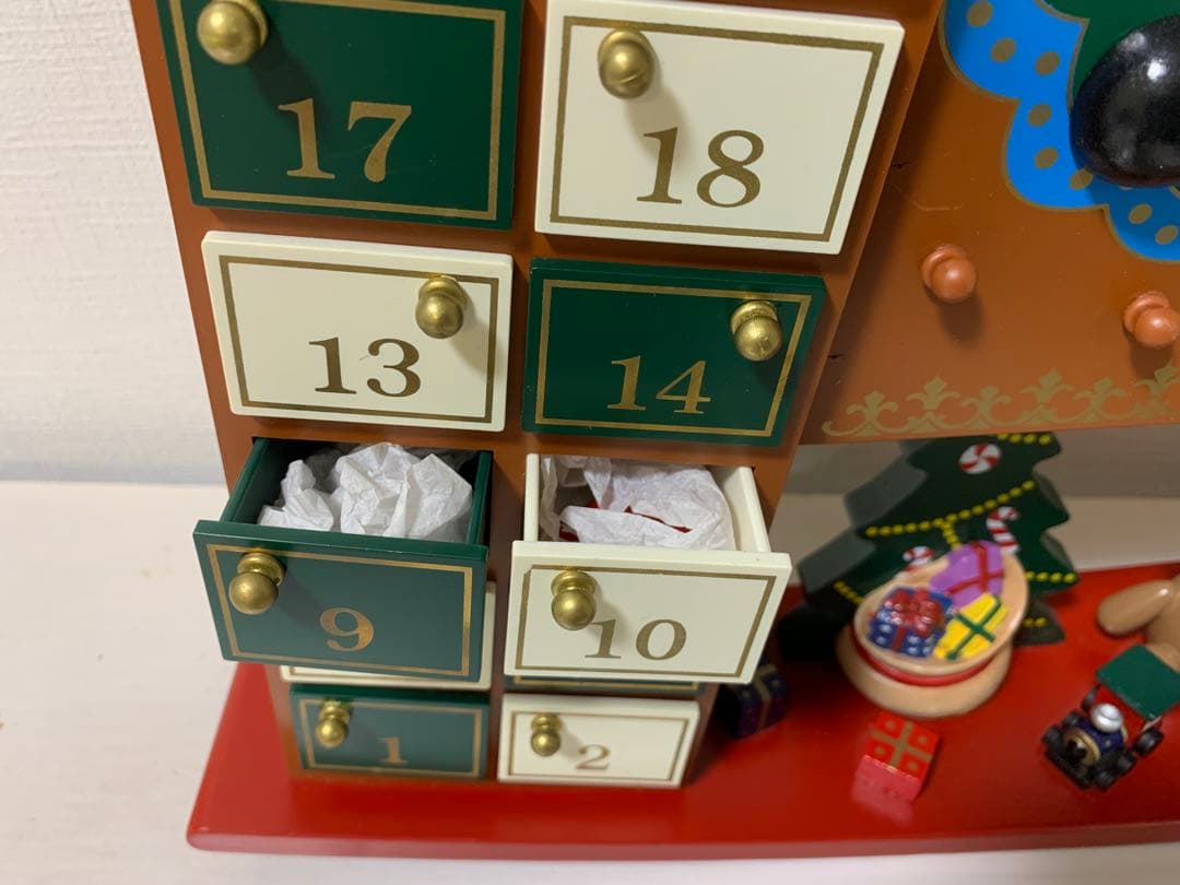 アドベントカレンダー コストコ 木製 サンタと馬 - メルカリ