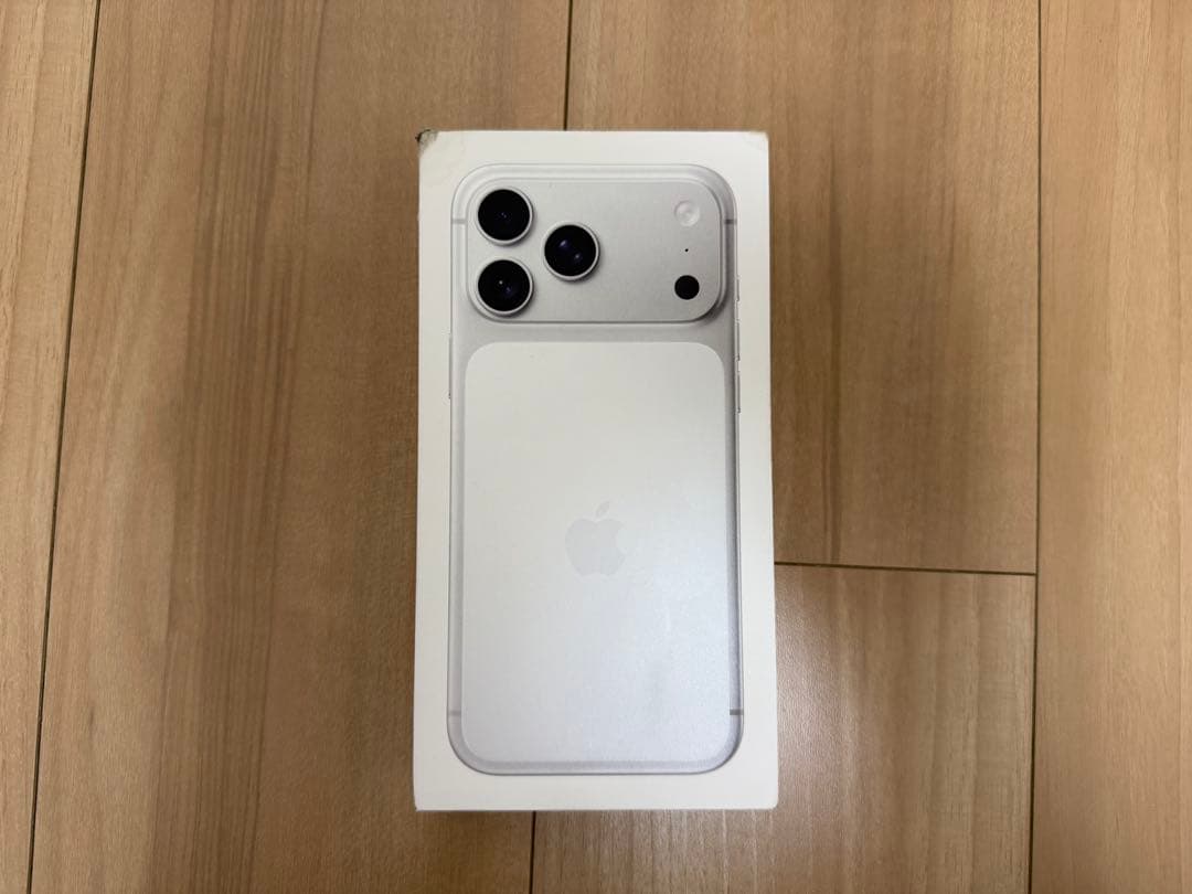 【未開封だが箱に汚れ】iPhone17 pro max 256G 本体　シルバー iPhone 17 Pro Max 256GB シルバー 新品未開封｜Yahoo!フリマ（旧