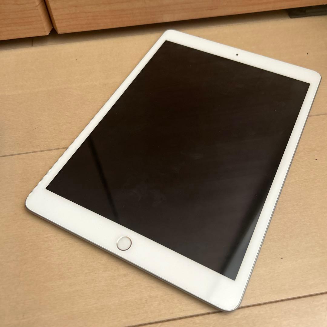 「極美品」　ipad 第8世代　32gbモデル　ケース付き　春からの新生活に！ Apple iPad 10.2インチ 第8世代 Wi-Fi 32GB 2020年秋モデル 価格比較