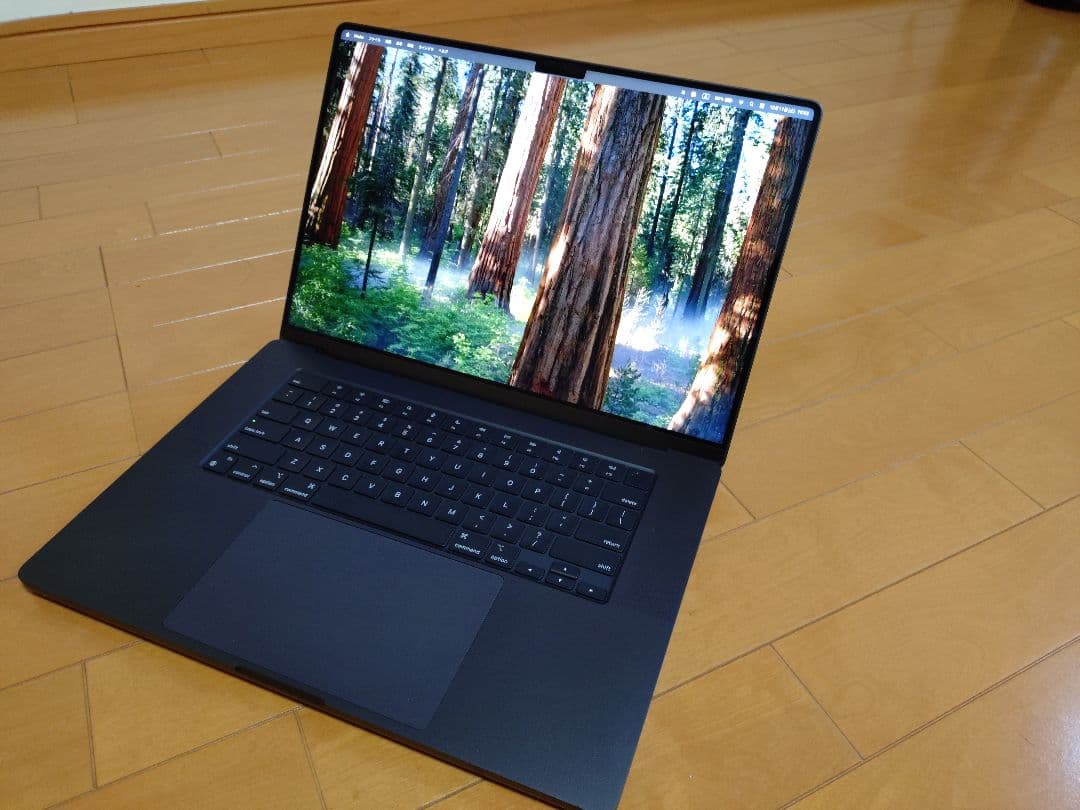 美品　Macbook Pro (M3Pro) 16in ブラック おまけ付き MacBook Pro 16インチ Apple M3 Proチップ [2023年モデル/SSD 512GB