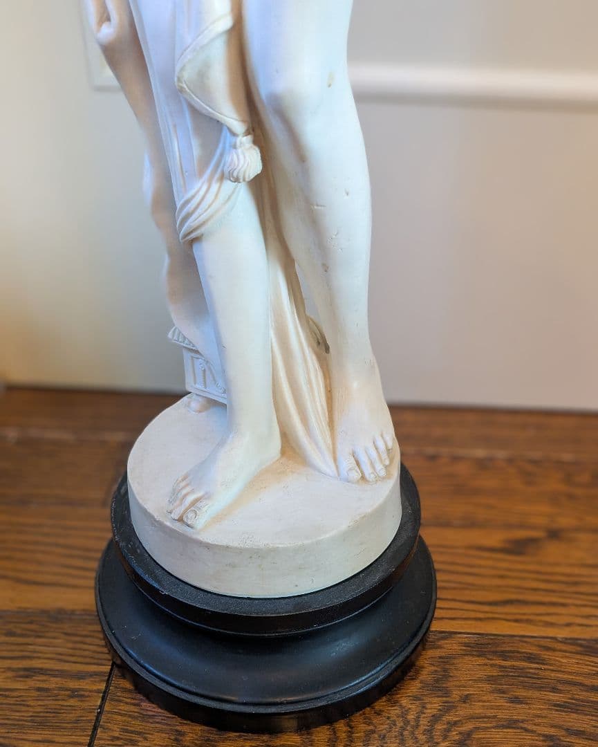 ギリシャ・ローマ彫刻① 水浴びをする女性像 - メルカリ