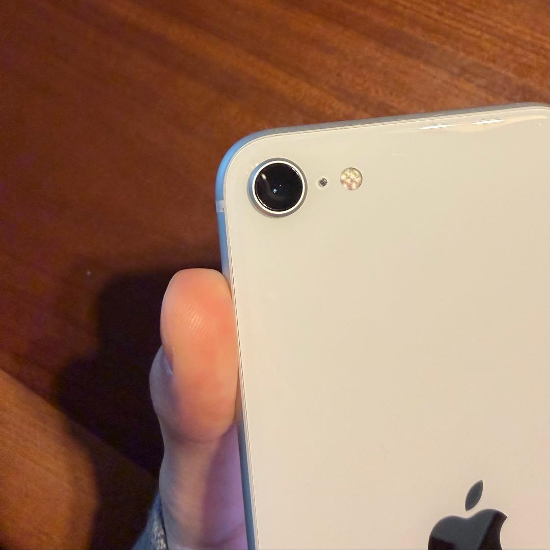 ⭐︎美品⭐︎iPhone SE (第2世代) white 64GB - メルカリ