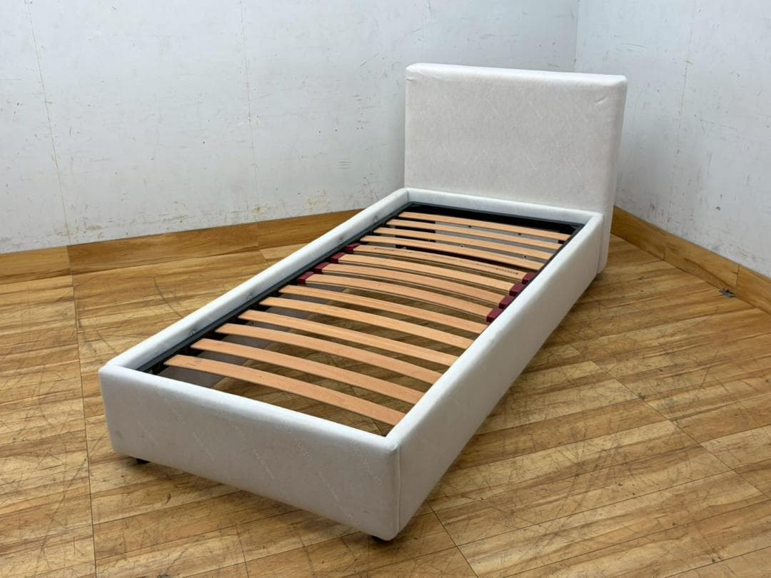 T7693☆展示品☆GERVASONI☆ジョルバゾーニ☆シングルベッドフレーム