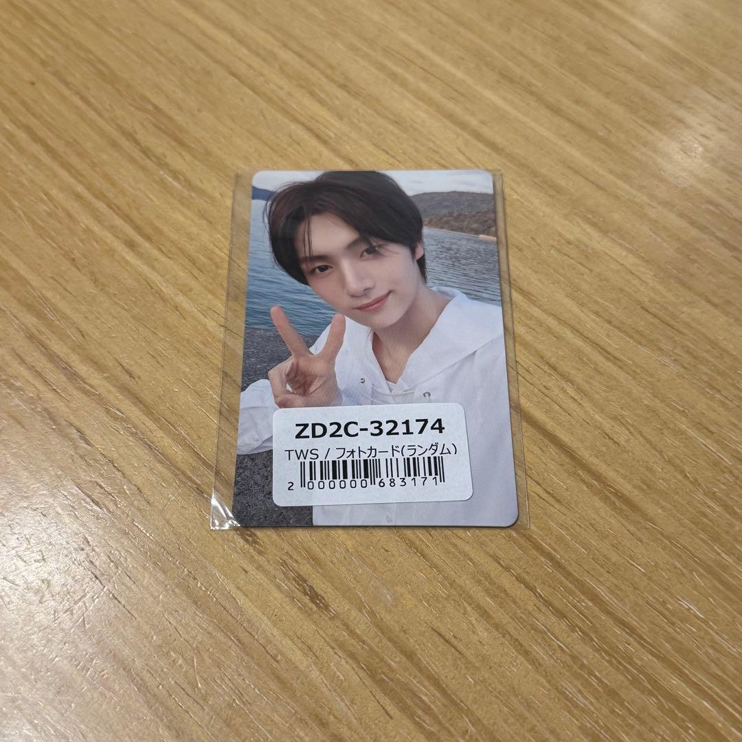 新品未使用】TWS はじめまして ユニバ トレカ ヨンジェ - メルカリ