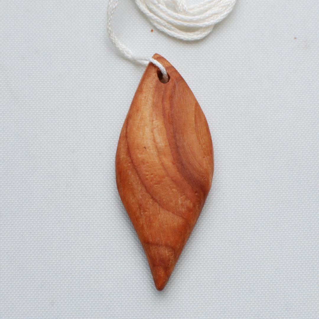 r2 新品未使用 アナスタシア 響きわたる杉 シベリア杉 根っこ