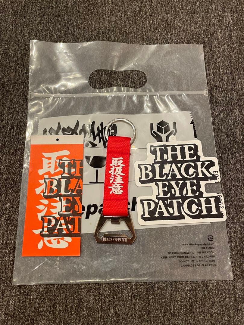 ブラックアイパッチ BlackEyePatch 栓抜き ストラップ - メルカリ
