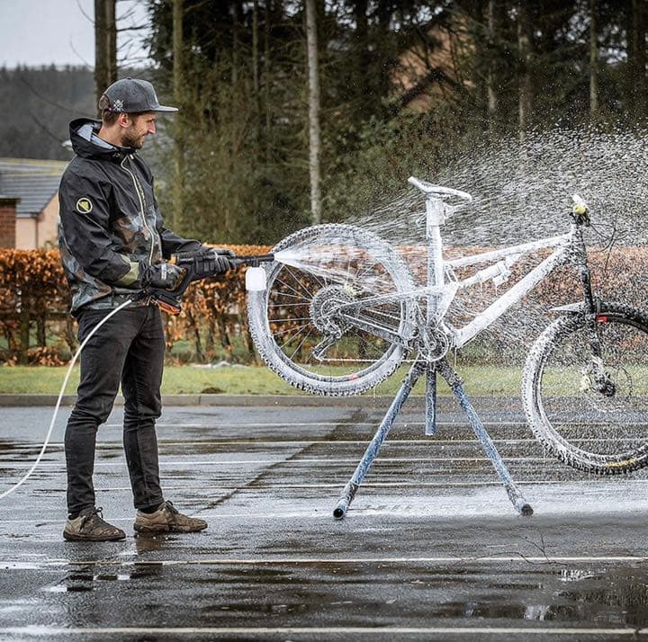 高圧洗浄機 コードレス 20V 2.45MPa 家庭用 充電バッテリー付き