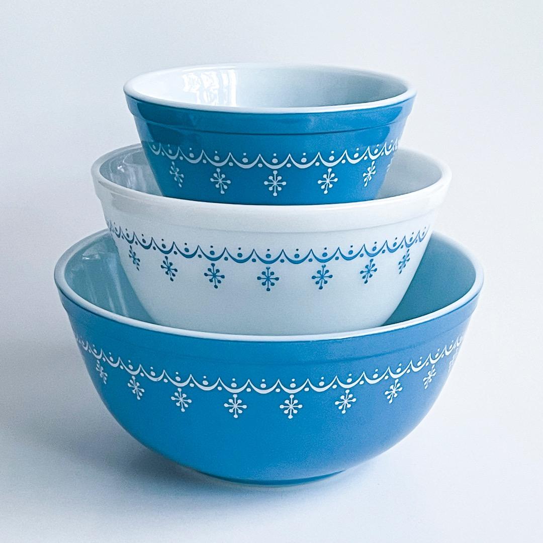 美品 オールドパイレックス PYREX スノーフレーク・ブルー ボウル3個
