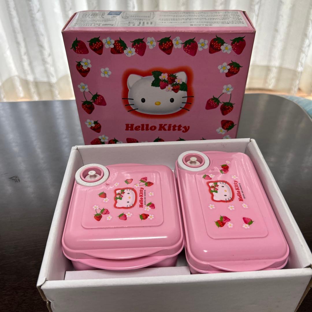 Hello Kitty いちご柄保存容器 2個セット 平成レトロ - メルカリ