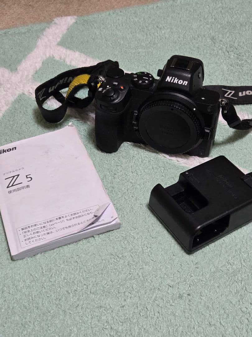 Nikon Z 5 ミラーレスカメラ 本体　説明書付き　元箱無し ニコン、SDダブルスロット装備のフルサイズミラーレスカメラ「Z 5