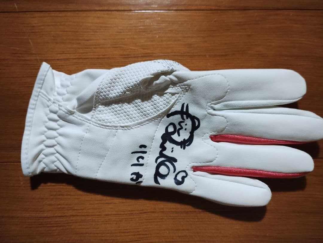 森脇梨々夏 ゴルフグローブ 直筆サイン入り - メルカリ