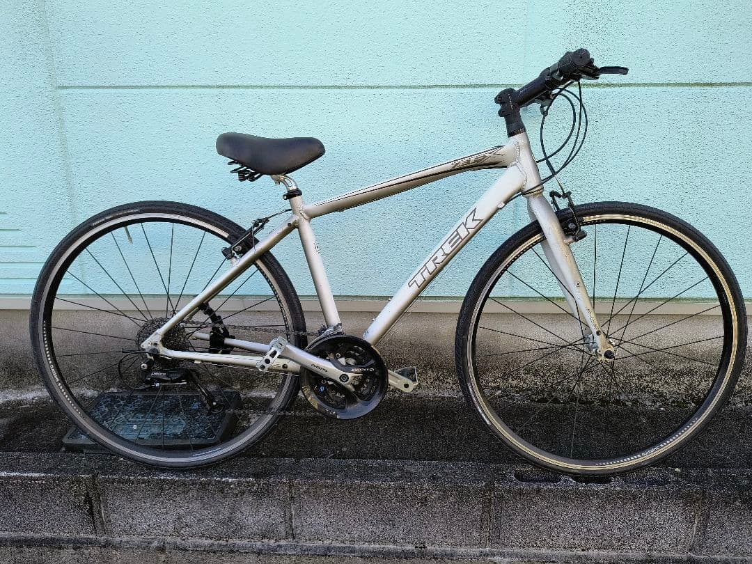 Trek7.3FXクロスバイク白700X28CサイズS位走る曲がる止まる問題無し 2025年モデル TREKの大人気クロスバイク「新型FX3」が最速入荷！