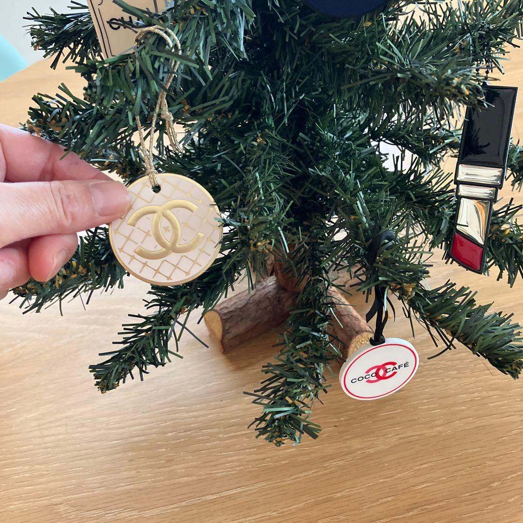 CHANEL クリスマスツリー チャーム ノベルティ - メルカリ