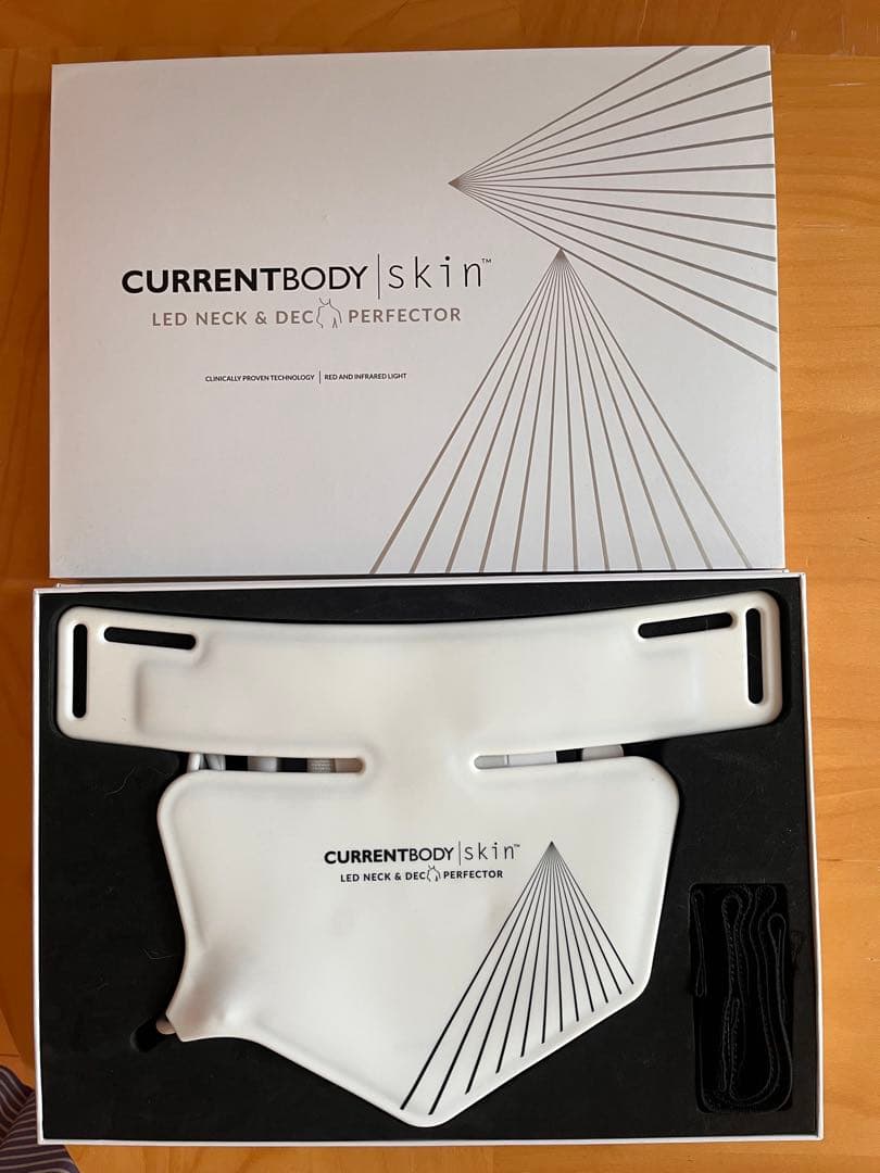 ボディ・フェイスケア CURRENTBODY LED NECK & DEC PERFECTOR Amazon.com : CurrentBody Skin LED Neck & Décolletage Mask: Series