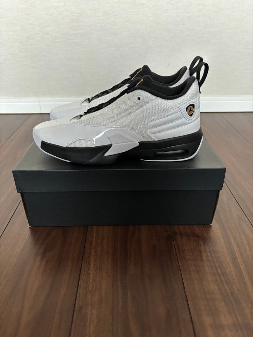 Jordan マックスオーラ6 ホワイト Nike Kids' Jordan Max Aura 6 Shoes - White / Black / Metallic Gold