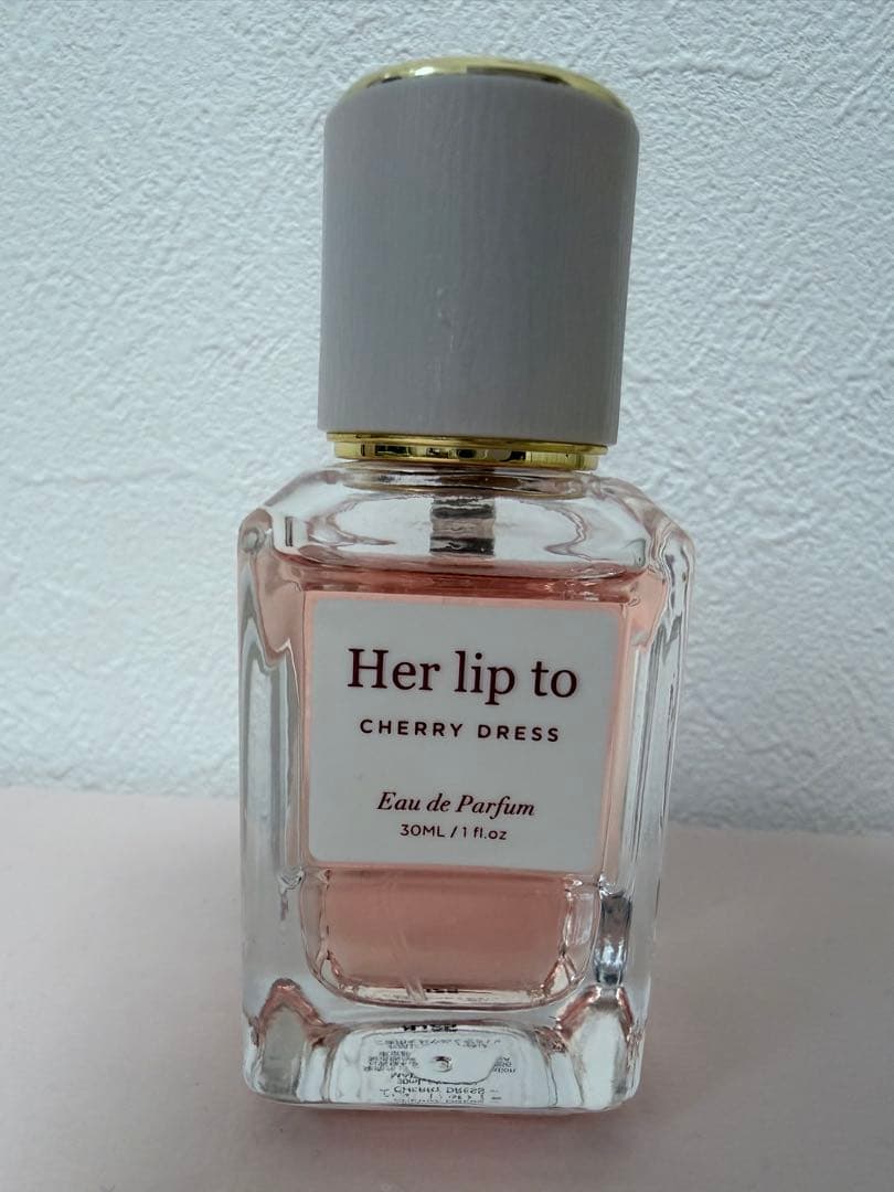 Her lip to CHERRY DRESS Eau de Parfum - メルカリ