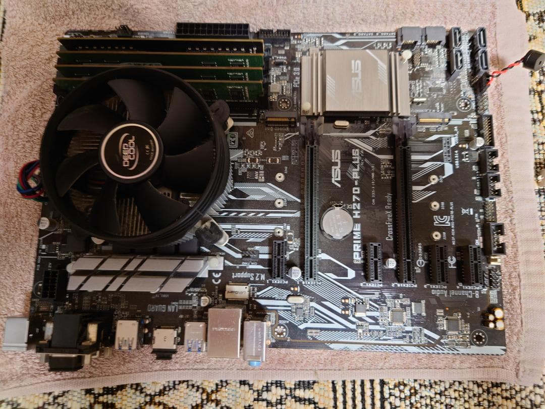 Intel i7 7700、DDR4 28GB、H270