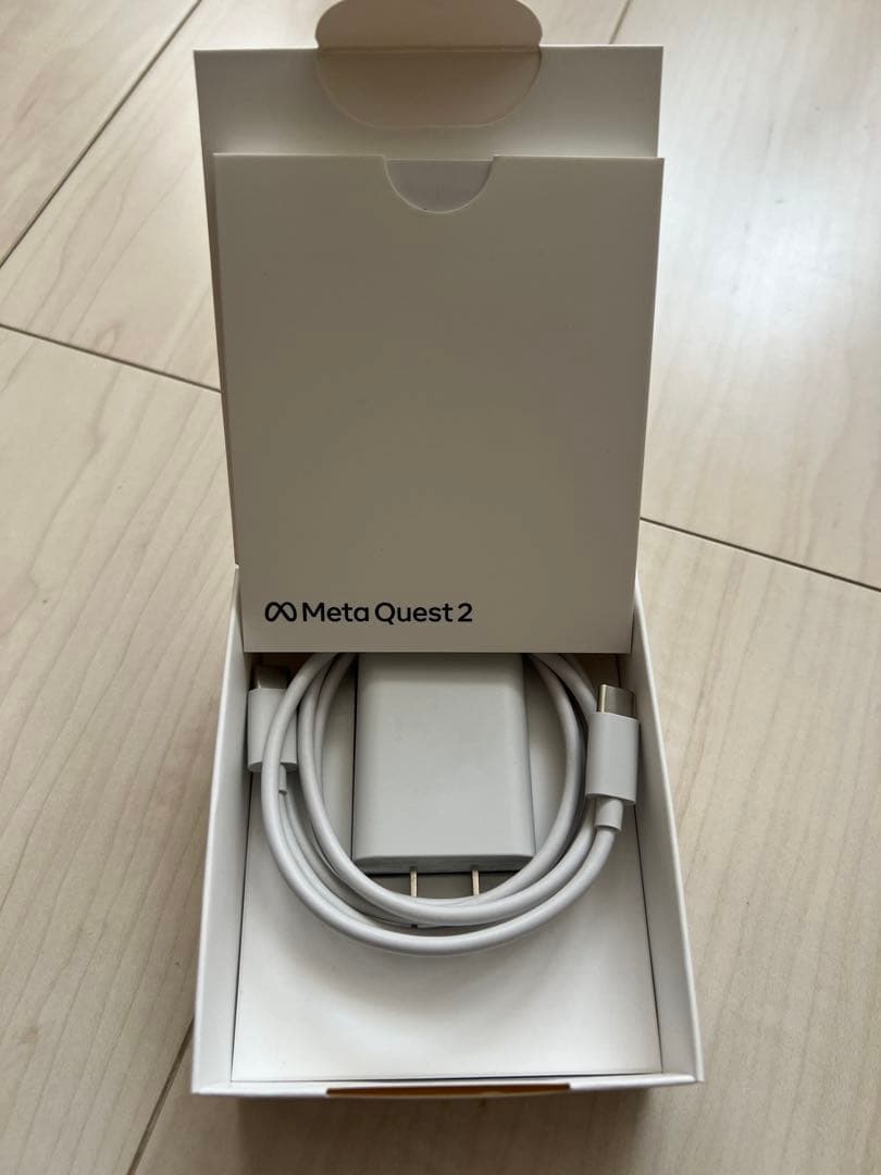 《美品》 QUEST 2 128GB + ELITE STRAP セット