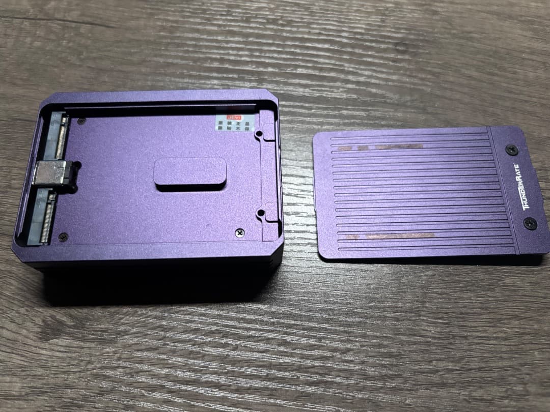 JEYI 4-bay NVME 外付けSSDケース 40Gbps DAS - メルカリ