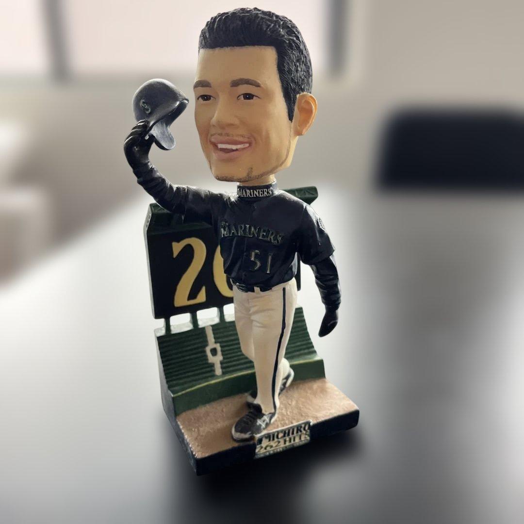 非売品】【箱付き】イチロー シーズン最多安打262記念フィギュア
