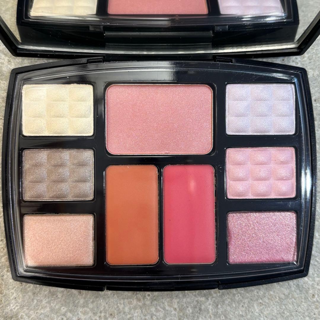 新品未使用】Chanel シャネル TRAVEL MAKEUP PALETTE