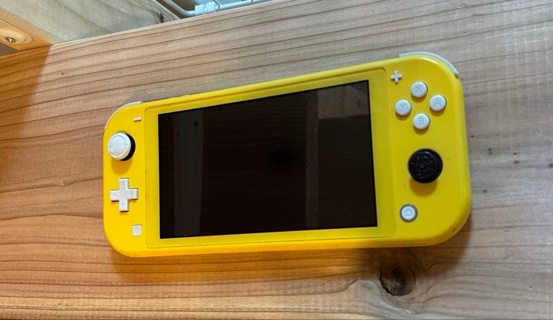 Switch ライト　ケース付き Amazon | Nintendo Switch Lite キャリングケースセット 17 in 1