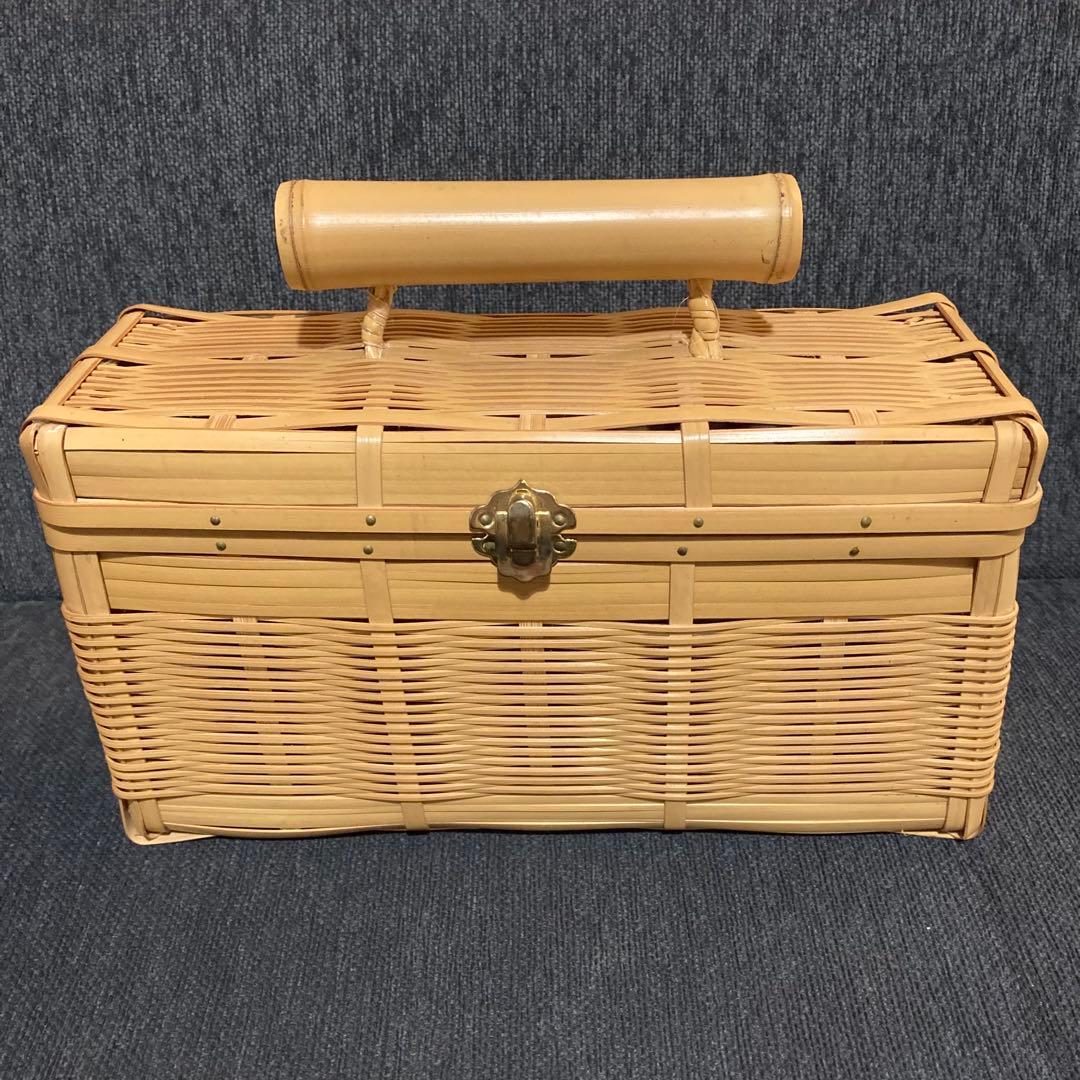 未使用 国産 竹かご 竹籠 取っ手付き バスケット バッグ ケース 竹細工 竹手付バスケット 国産 日本製 竹 かご ふた式 職人手作り ランチ