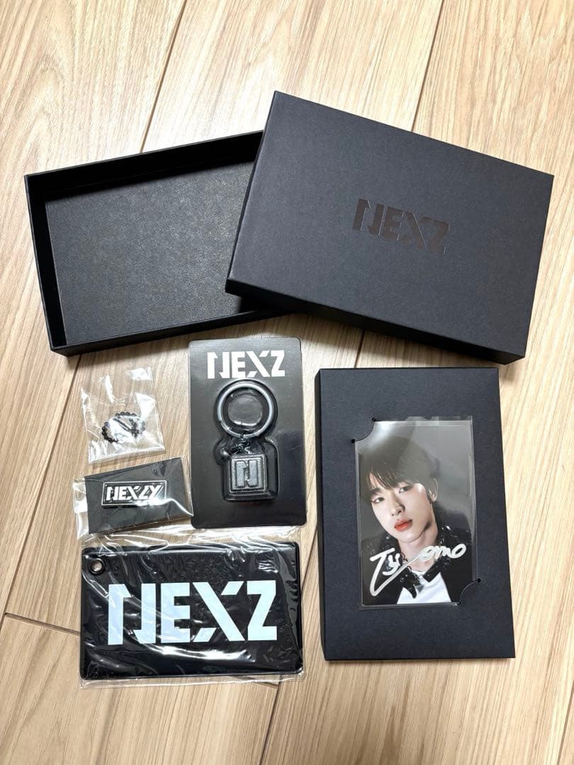 NEXZ ファンクラブ早期入会記念グッズセット トモヤサイン入りフォト