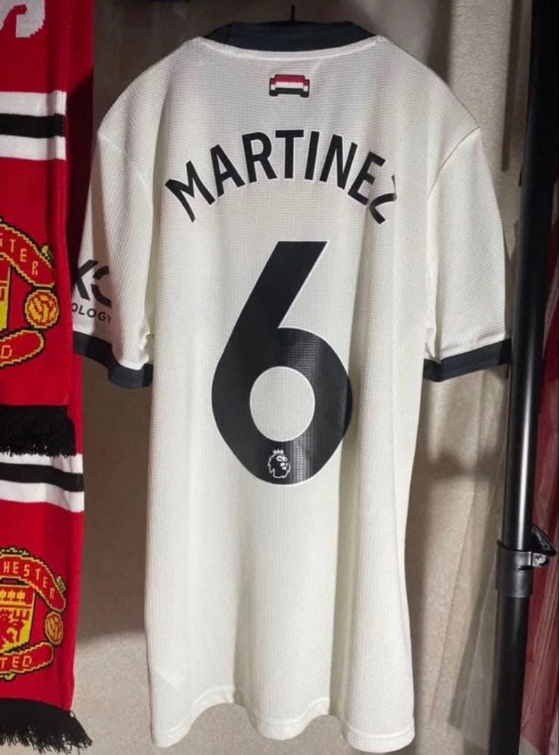 極美品】マンチェスターユナイテッド 24-25 3rd オーセン リサマル