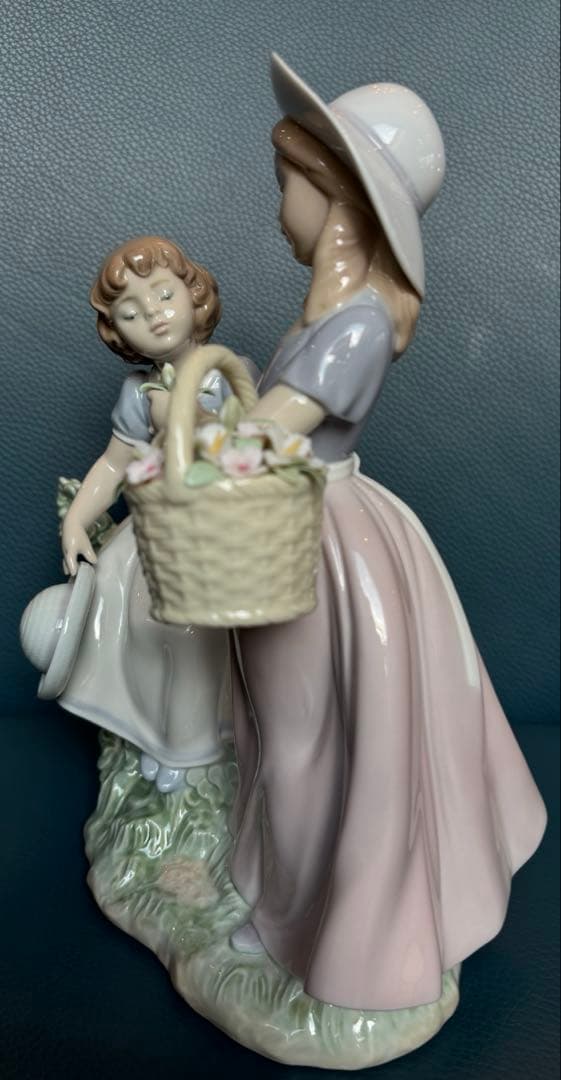 リヤドロ　仲良しの2人　GIRLFRIENDS