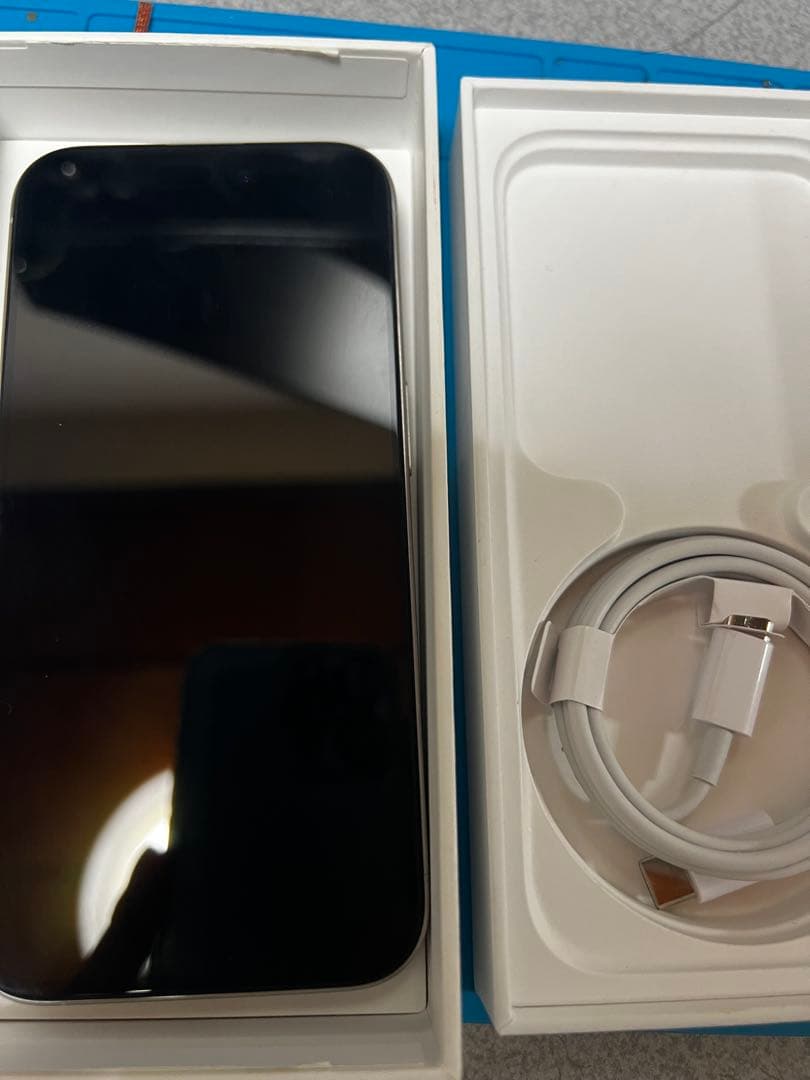 極美品　純正バッテリー100% iPhone15Pro Max 256gb バッテリー100% iPhone15 Pro Max 256GB ナチュラルチタニウム SIM