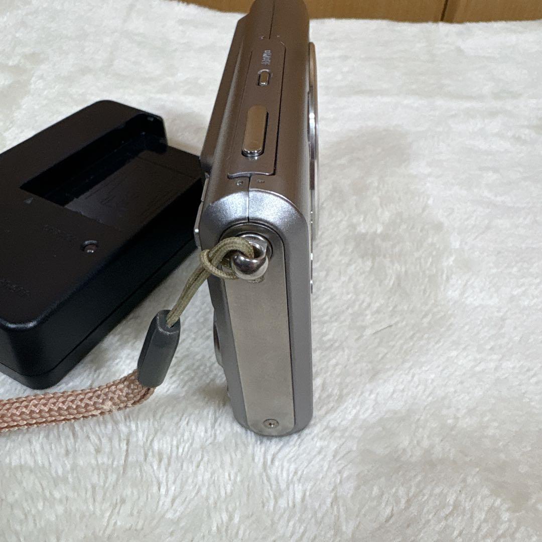 カシオ CASIO EXILIM EX-Z75 シルバー デジカメ - メルカリ