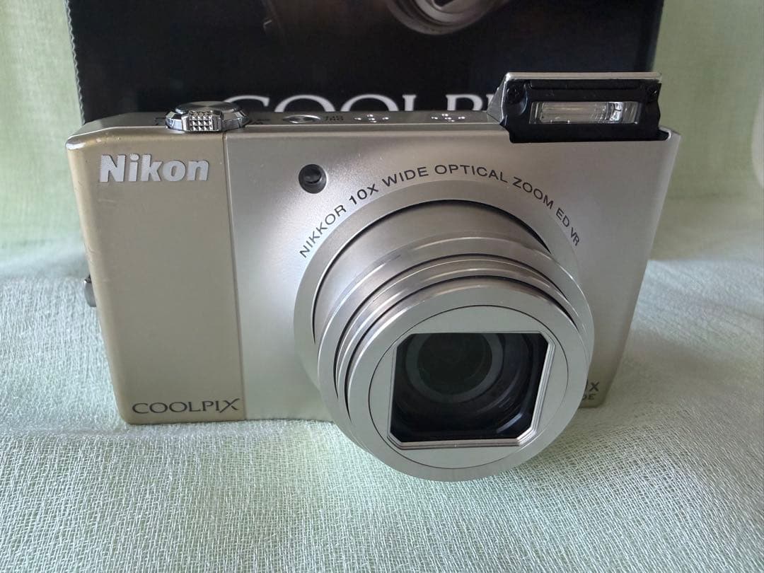 Nikon COOLPIX S8000 シルバー - メルカリ