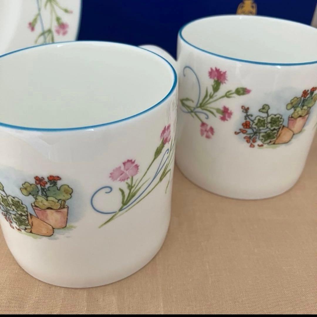 ウェッジウッド ピーターラビット 黒壺 なでしこ 旧刻印 イギリス