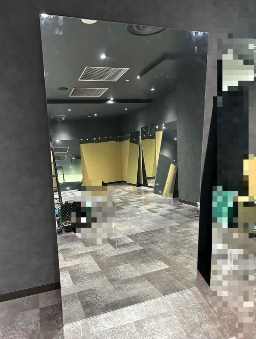 ジム用全身鏡 ミラー 約106cm×約190cm 直接引き取り限定 千葉県市川市 ジム用全身鏡 ミラー 約106cm×約190cm 直接引き取り限定 千葉県市川市