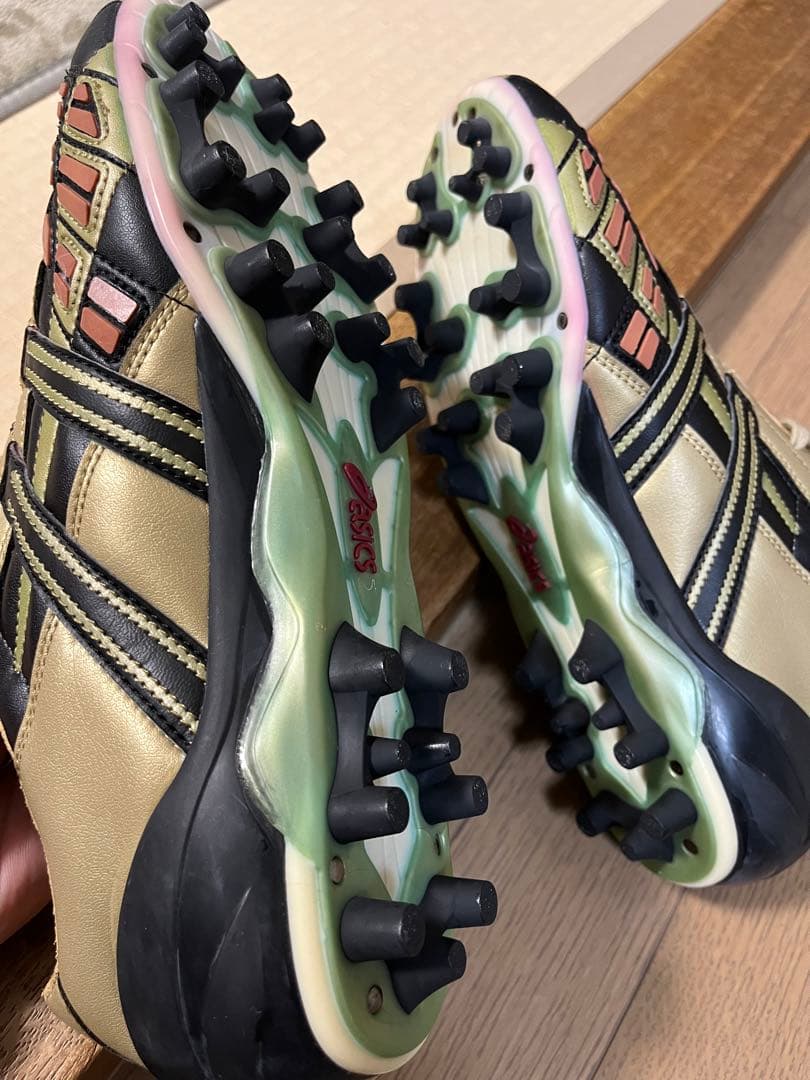 ベロン サイン入りスパイク - メルカリ