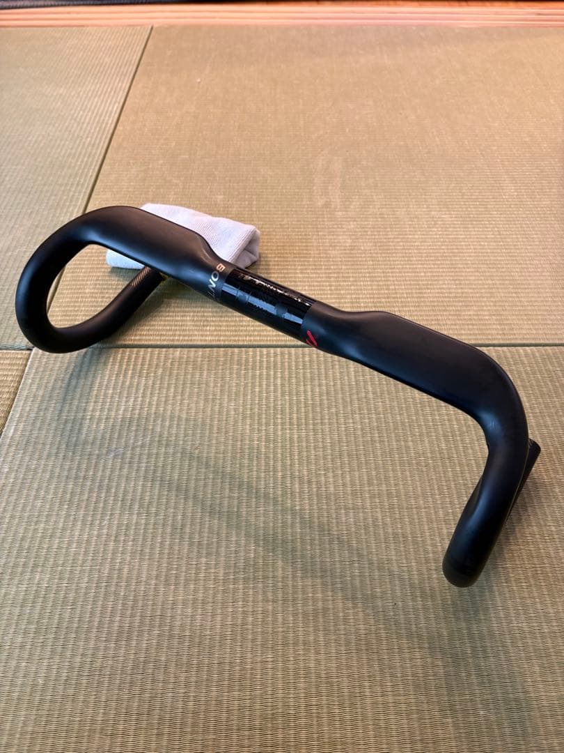 ボントレガー　XXX カーボン　エアロハンドル　美品 ボントレガー XXX エアロ ハンドルバー - Trek Bikes (JP)