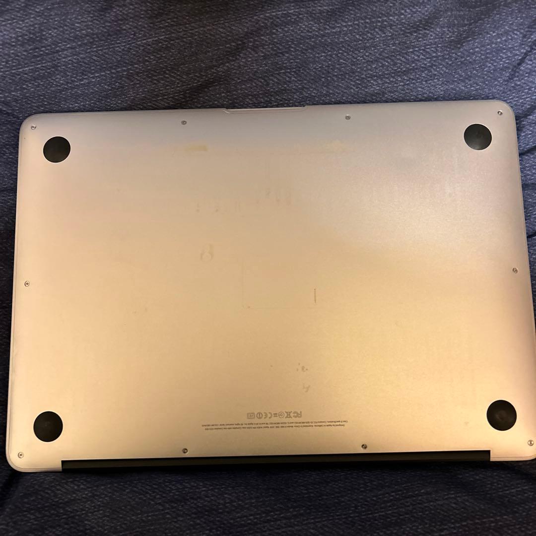 動作確認済ジャンク品】MacBookAir Mid2012 充電器・赤カバー付 - メルカリ