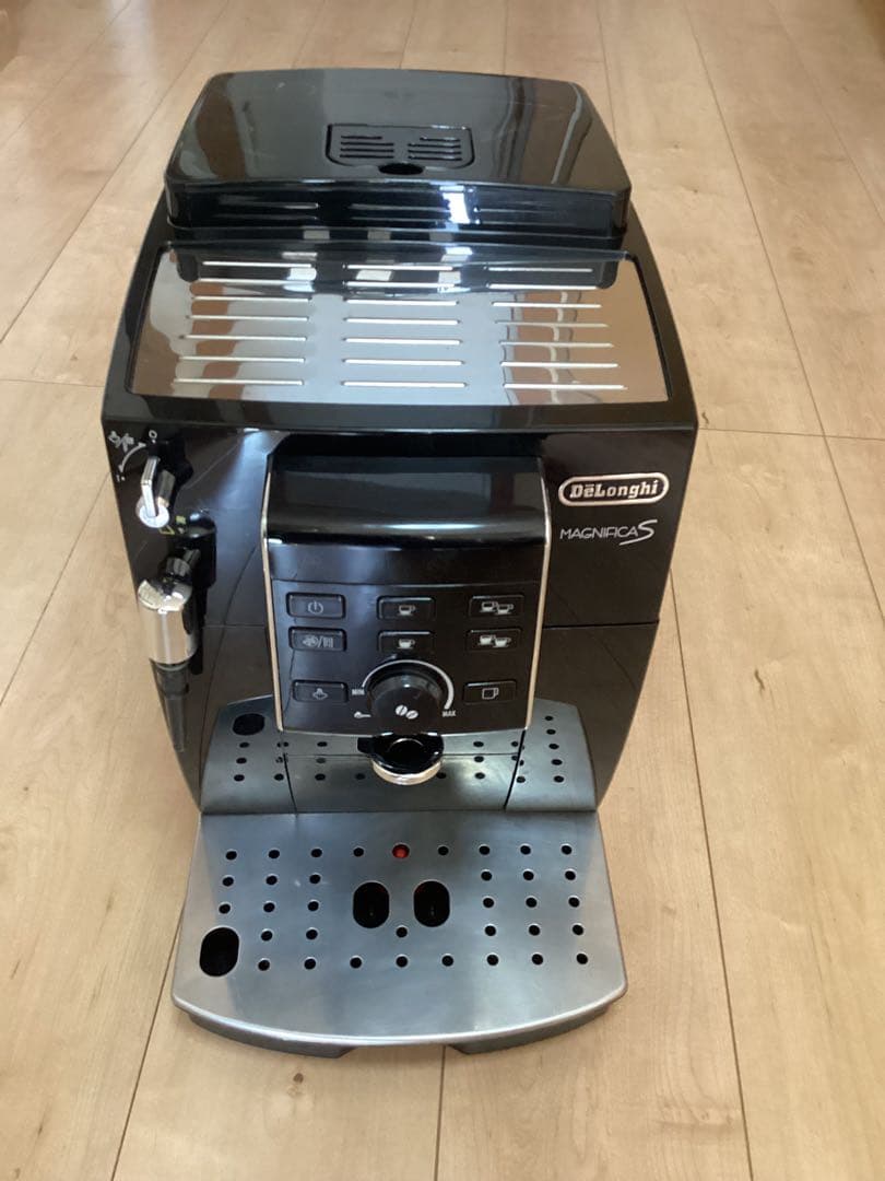 動作確認済 中古 デロンギ マグニフィカS ブラック ECAM23120B - メルカリ