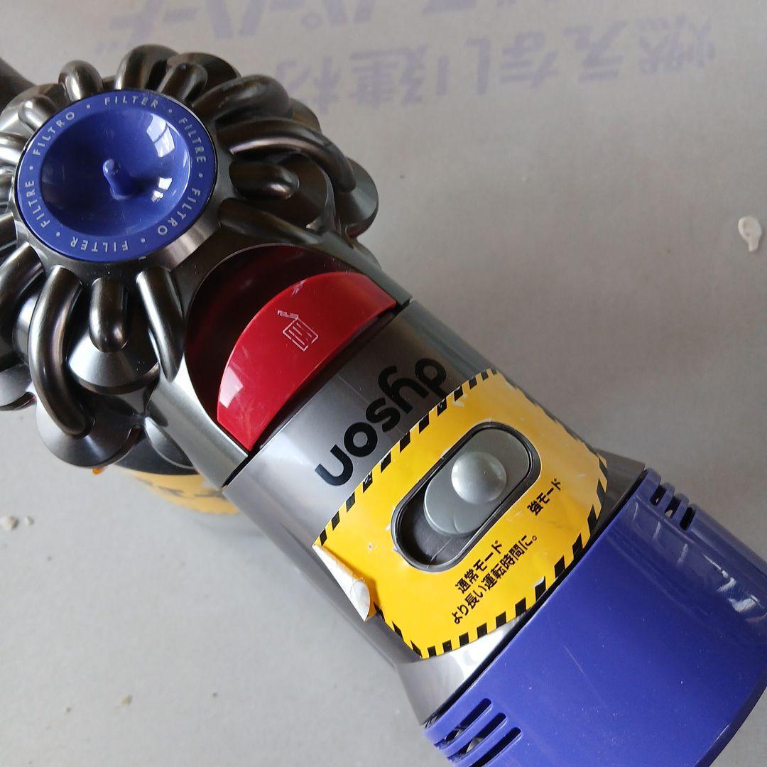 dyson v8 fluffy 掃除機 作動確認済み ソロキャンプ - メルカリ