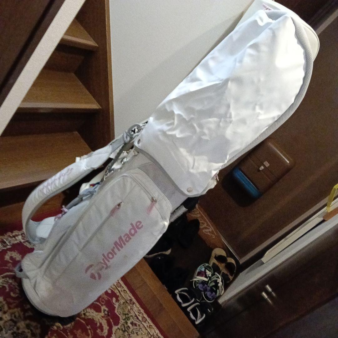 テーラメイドレディース軽量スタンド式キャディバック白 TaylorMade（テーラーメイド） テーラーメイド（TAYLORMADE