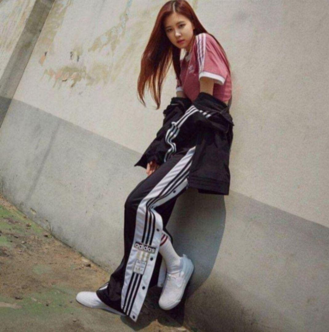 アディダス ブラックピンク ロゼ ジェニー着用 アディブレイク