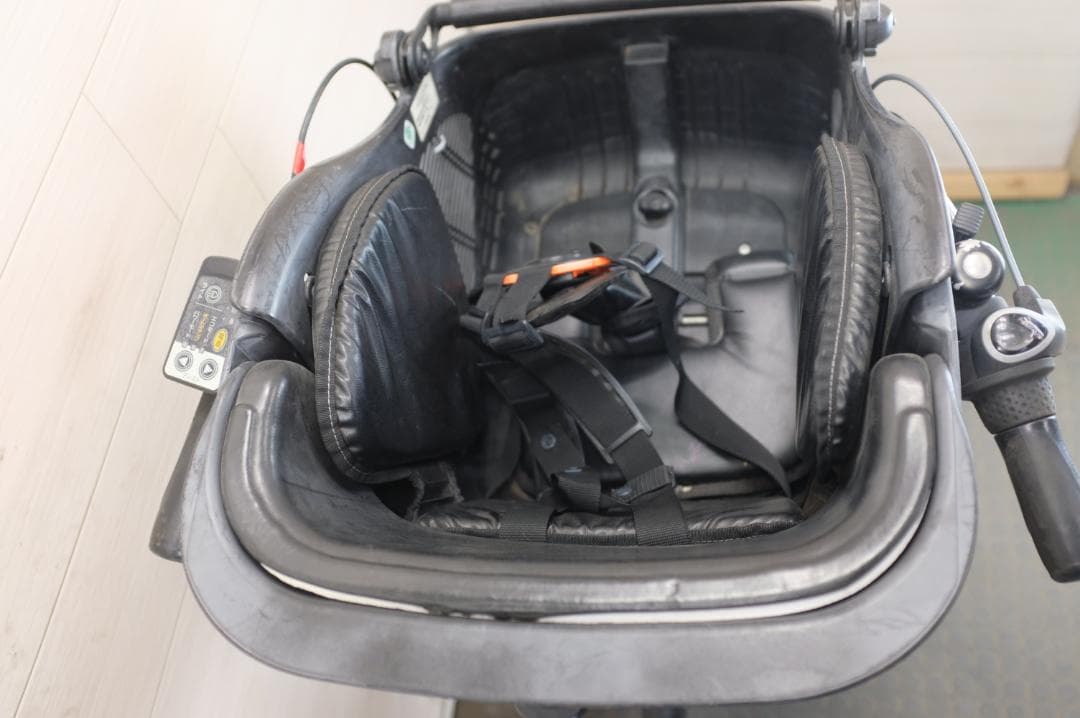 パナソニック ギュット　　20インチ　3段　8.9Ah（5点灯）充電器あり