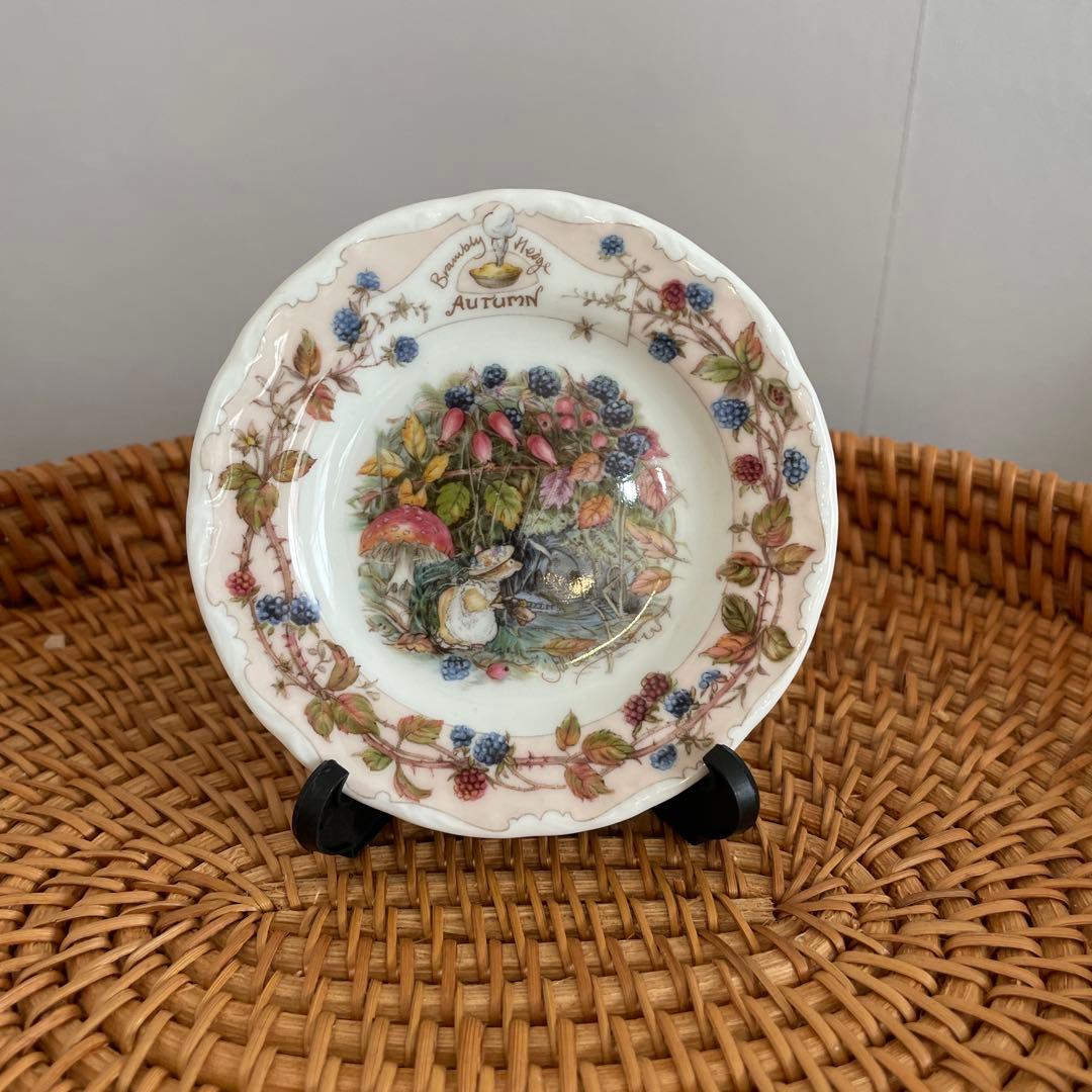 ミニチュアのプレート】ロイヤルドルトン ブランブリーヘッジ - メルカリ