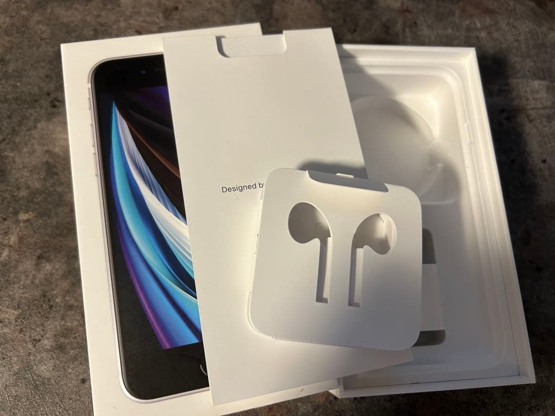 MX9T2J/A iPhone SE White 64GB - メルカリ