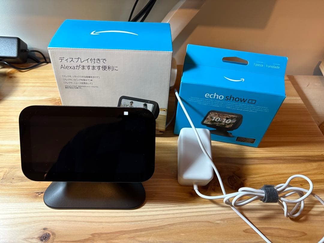 Amazon Echo Show 5 第3世代 チャコール【純正スタンド付き】 Amazon.co.jp: 【Echo Show 5 第3世代用】USB-C充電ポート付き角度調節