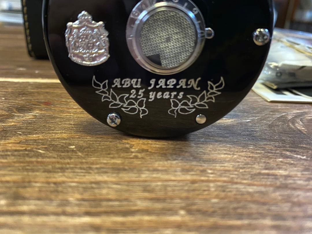お値下げ中です！ABU 5000c アブ アンバサダー 限定品 25周年 - メルカリ
