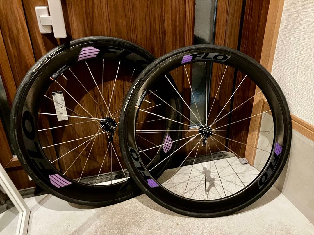 FLO カーボンディープリムホイール ロードバイク：FLO cycling カーボンディープリムホイールの