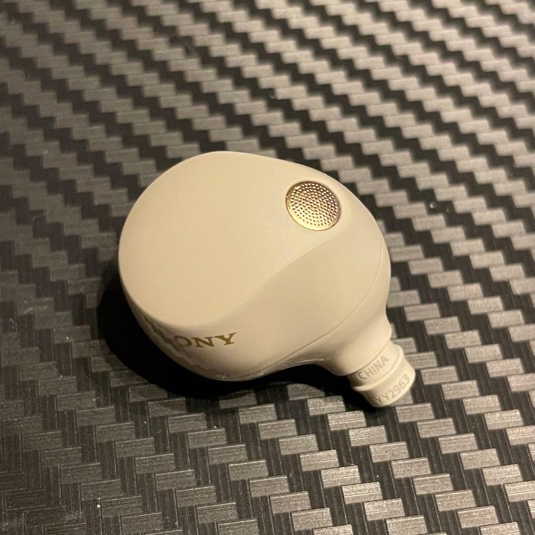 3.2.1 3.3.1ソニー WF-1000XM5 プラチナシルバー 左側のみ - メルカリ