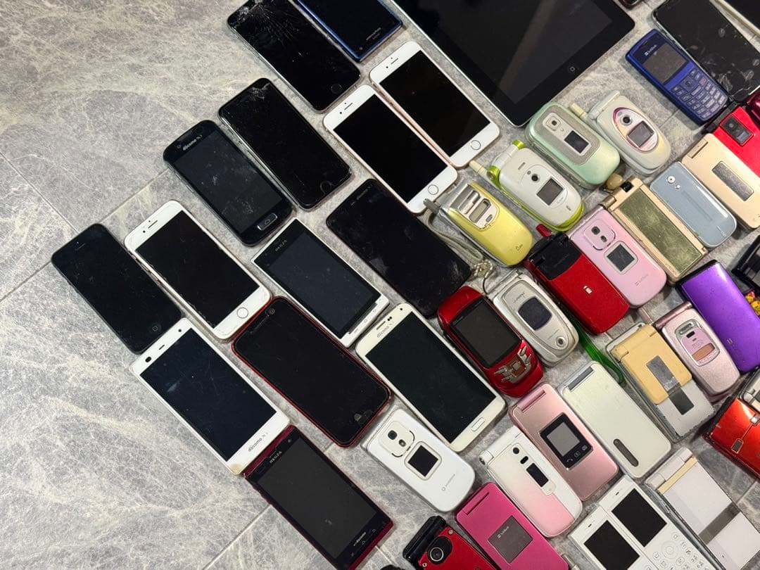 ジャンク ガラケー スマホ 平成 レトロ 携帯電話 パカパカ 当時物 約80